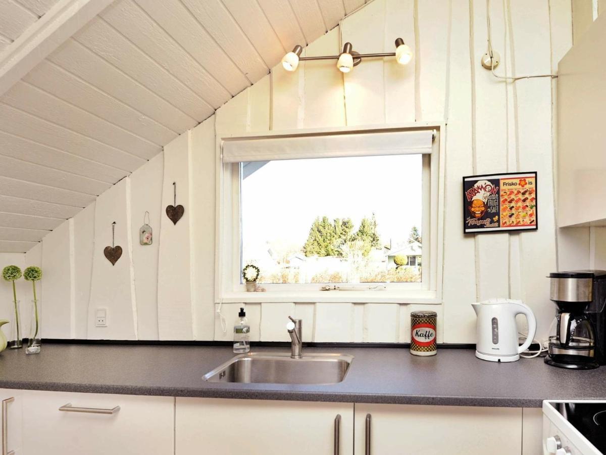 8 Person Holiday Home In Hejls Chambre photo